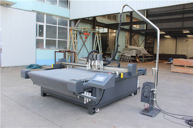 High Speed Digital Flatbed Cutter Particular Router And Conveyor Belt System