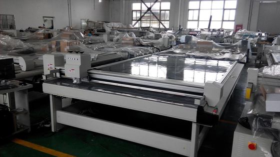 UV Printer Flatbed Karton Box Membuat Mesin, Carpet Cutting Machine 1230 Mm / S