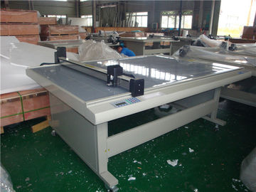 Mesin Pemotong Flatbed Cutter Plotter / Board Otomatis Dengan Perangkat Lunak Bahasa Inggris