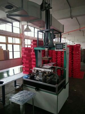 Mesin Pembuat Kotak Kaku 380V / 50Hz 7000 X 3000 X 2000mm Berat 6000kg