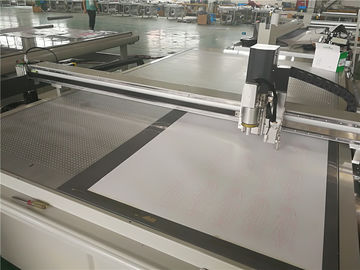 Single Layer Foam Cutting Machine Perangkat Lunak CAD Terhubung Untuk Pakaian
