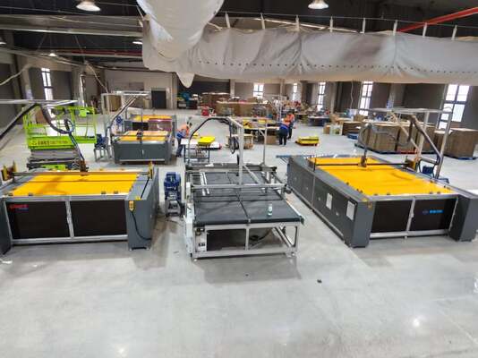 XY Glue Plotter Mesin perekat CNC dengan operator hingga empat cara kerja serbaguna dan waktu pemanasan 2 sampai 30 menit